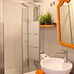 Διαμέρισμα Bright 1-bedroom With High Ceilings In